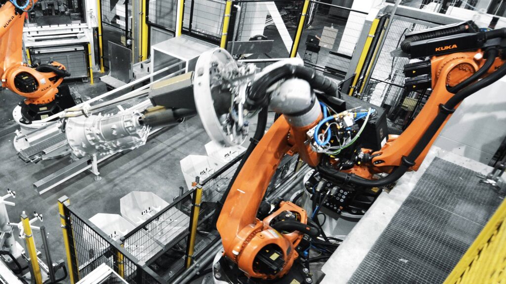 アルミダイカスト製品の成型から完成までを完全自動化