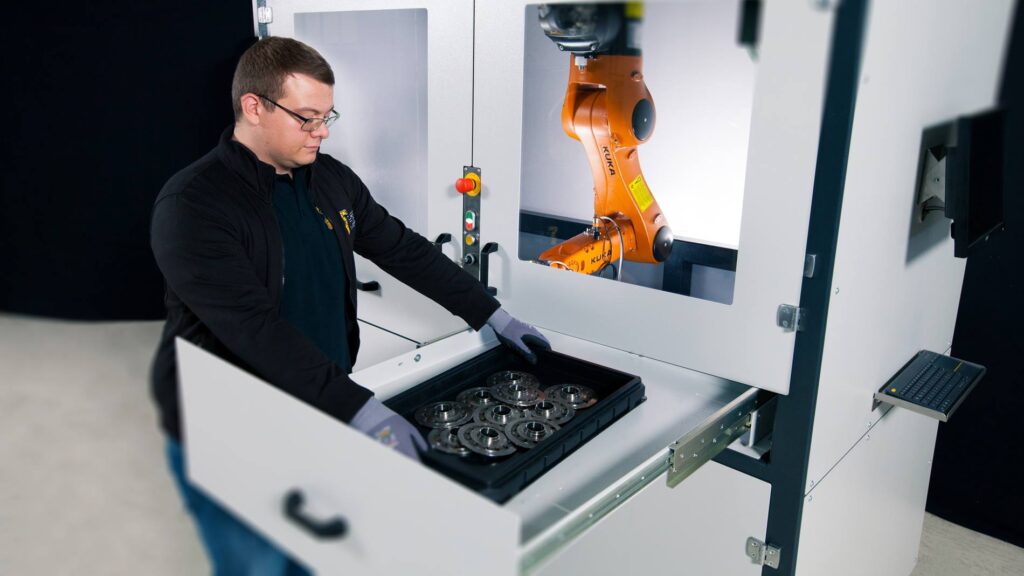 3Dカメラを使ったバラ積み製品のピックアップ