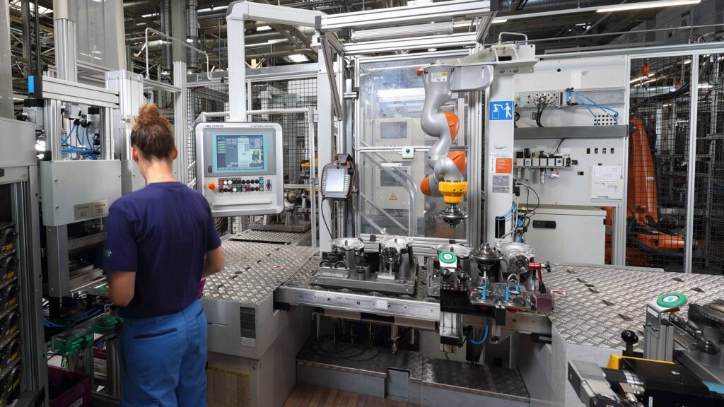 協働ロボットと力覚センサーを融合した組立ソリューション