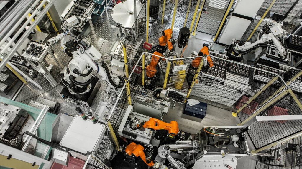 ロボットソリューションによる電子部品の自動ライン